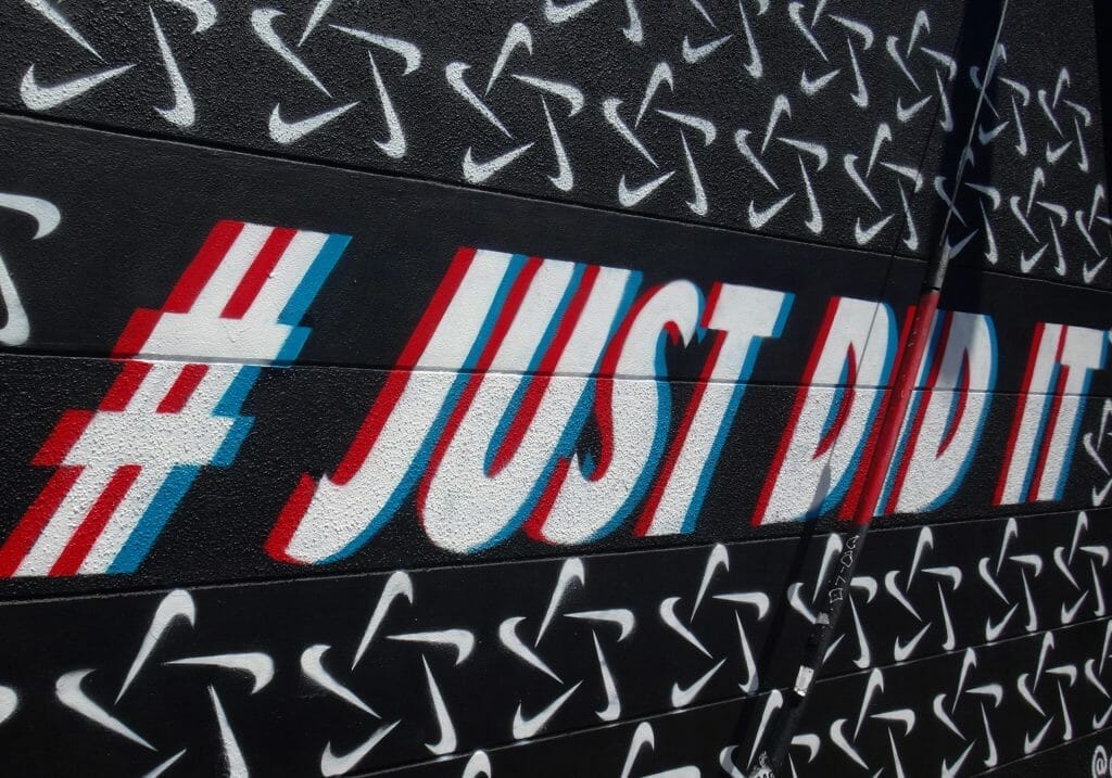 Logo med slogan eller tagline